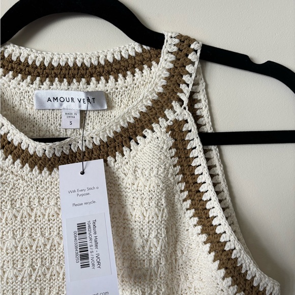 Amour Vert Texture Halter Top - Ivory Elm - Picture 6 of 7